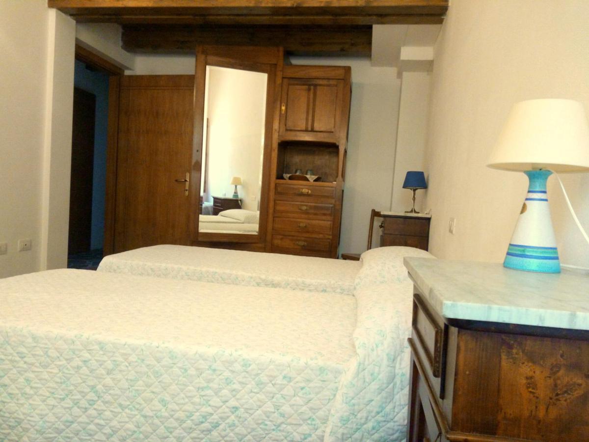 Lierus B&B Gonnosfanàdiga Kültér fotó