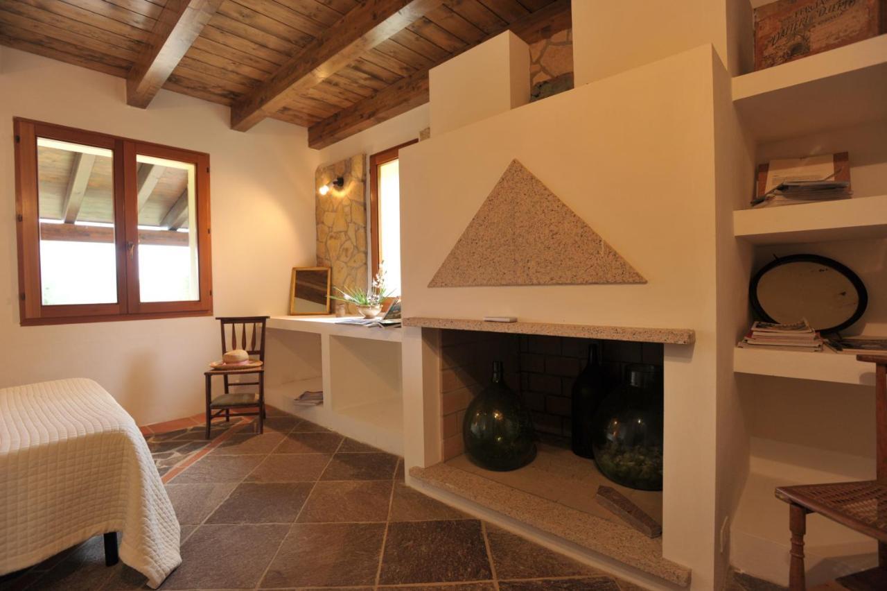 Lierus B&B Gonnosfanàdiga Kültér fotó